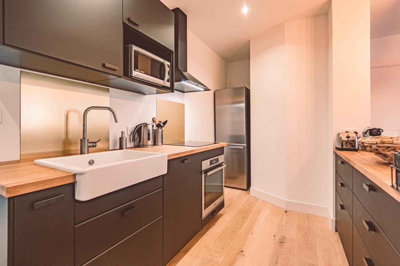 Charme De L'ancien Pour Cet Entierement Renove Dans L'hypercentre De Apartment *