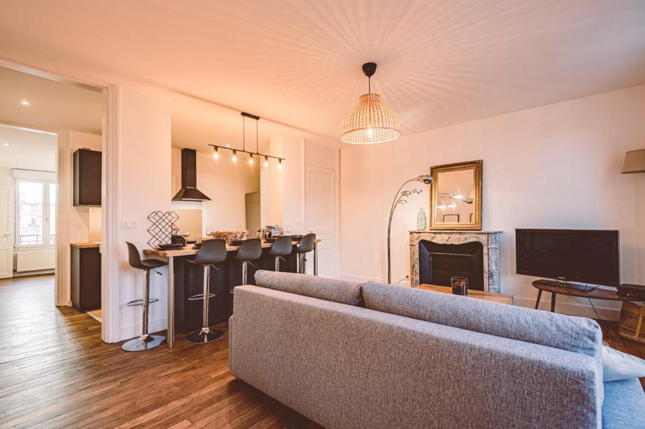 Charme De L'ancien Pour Cet Entierement Renove Dans L'hypercentre De Apartment Reims