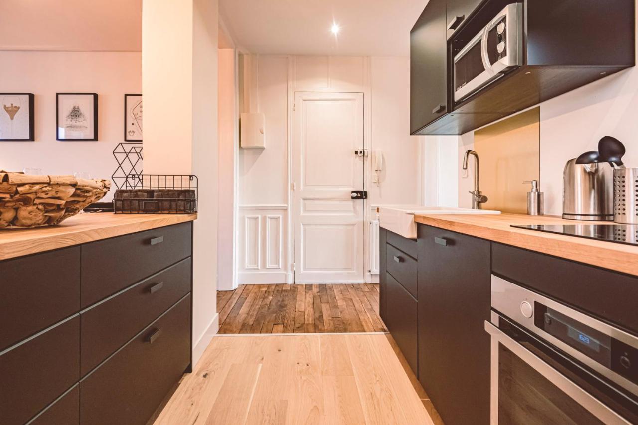 Charme De L'ancien Pour Cet Entierement Renove Dans L'hypercentre De Apartment *